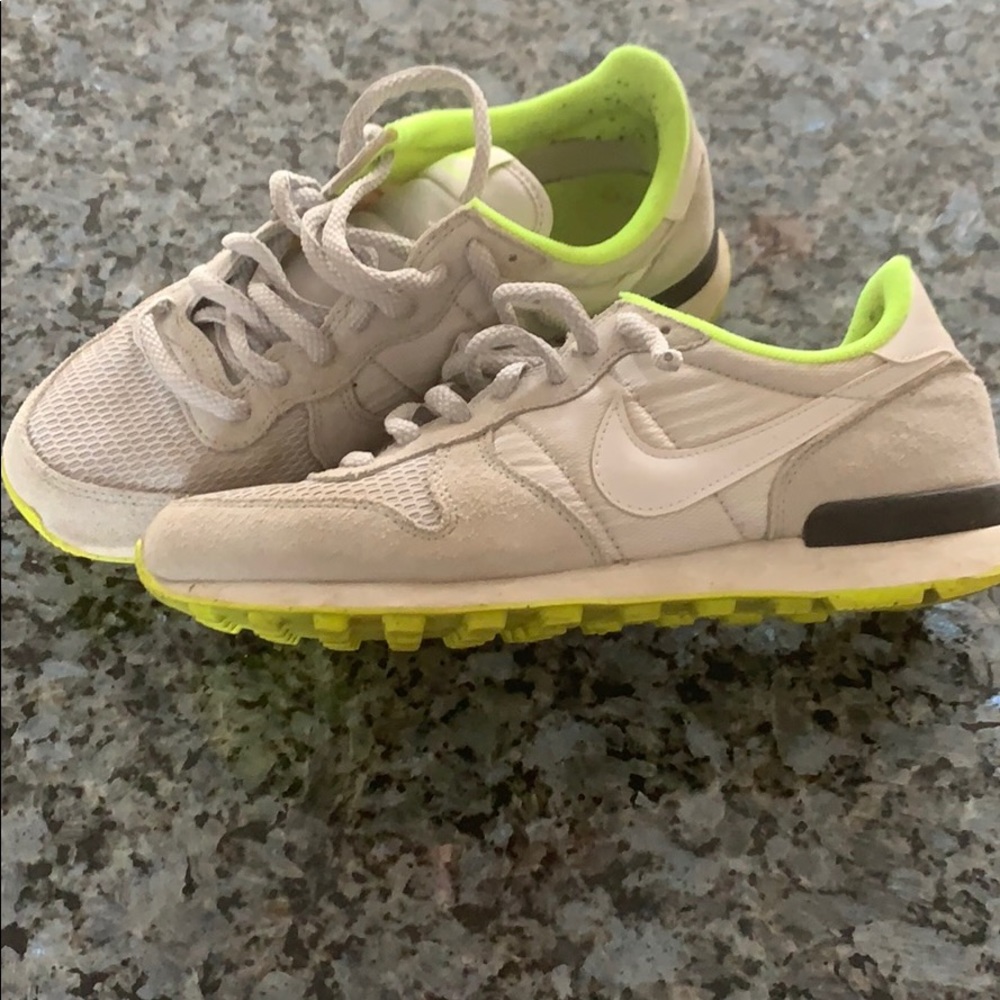 Nike internationalist